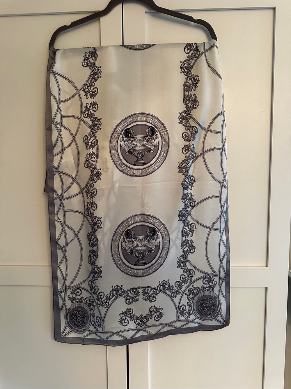 NWT MULBERRY SILK SCARF